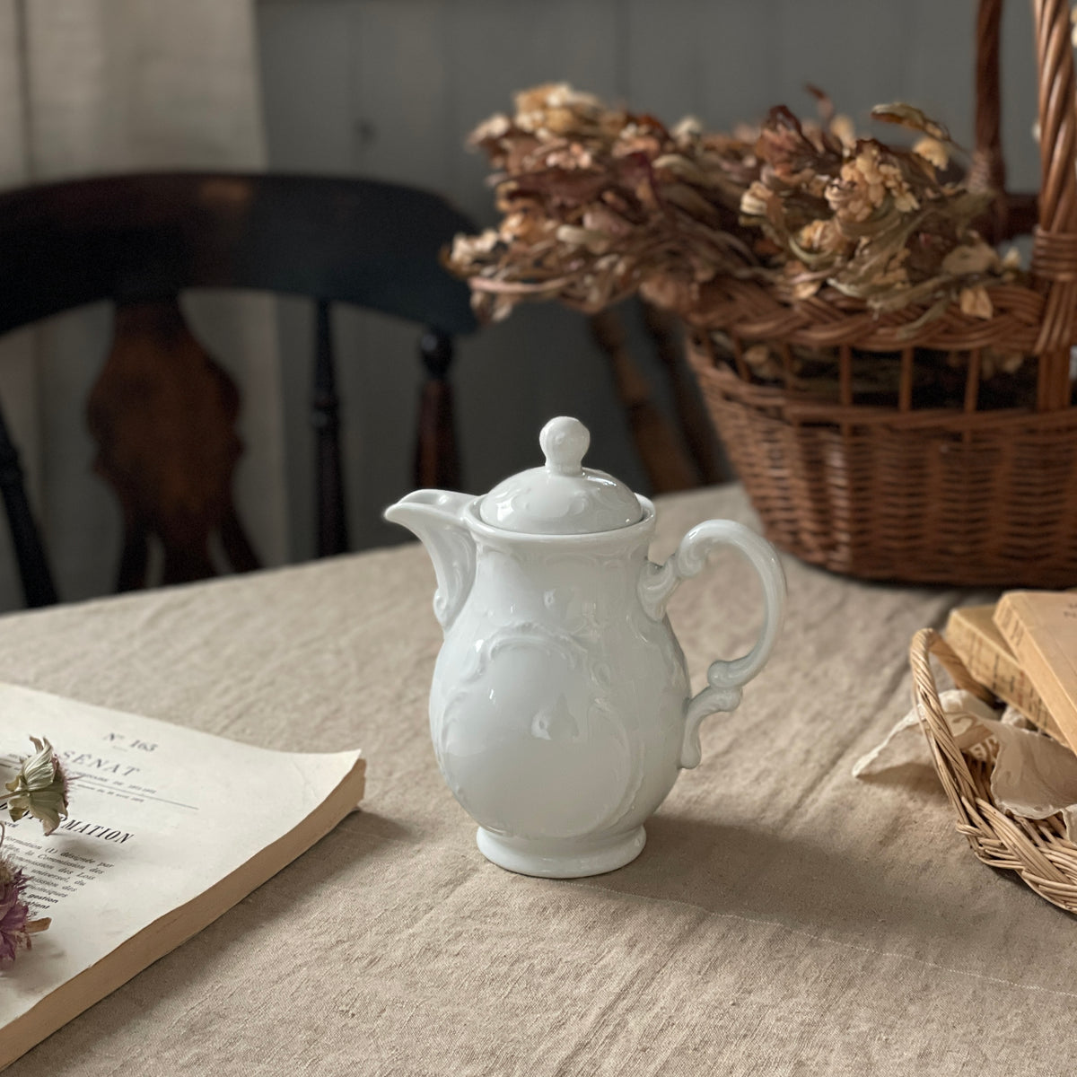 アンティーク　オフホワイト エナメル コーヒーポット アンティーク オフホワイト エナメル コーヒーポット 素朴な白い