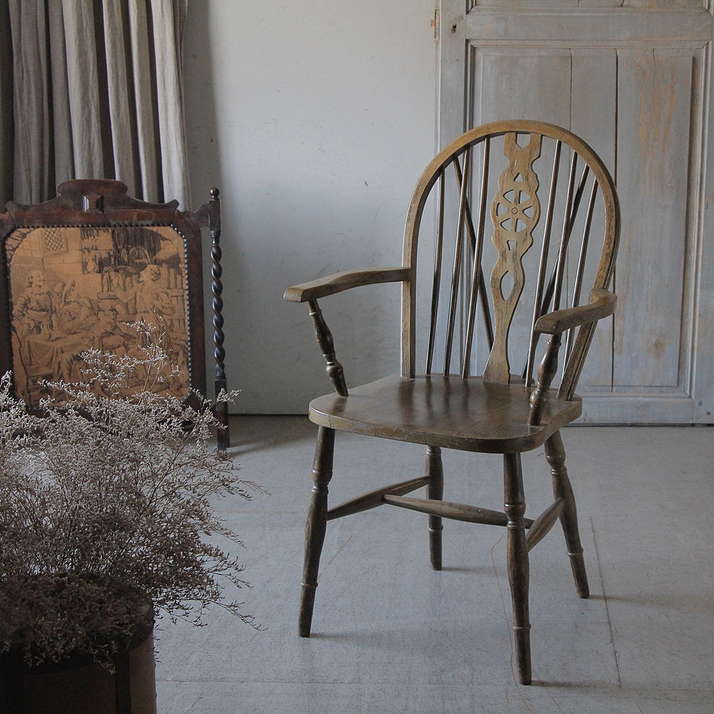 ウィンザーチェア アームチェア ホイールバック イギリスアンティーク 剥離仕上 ウィンザーチェア アームチェア セール ホイールバック イギリス