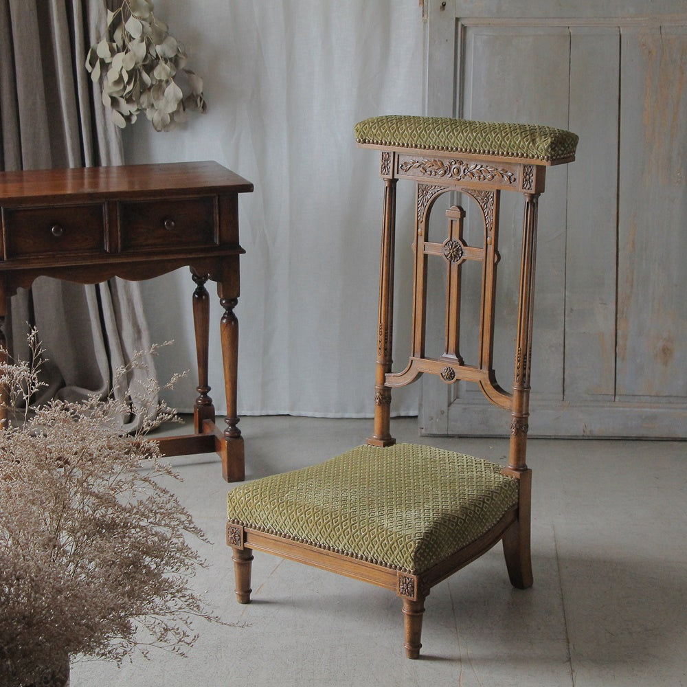 細工も美しい祈祷椅子（ポンチューズ） フランスアンティーク