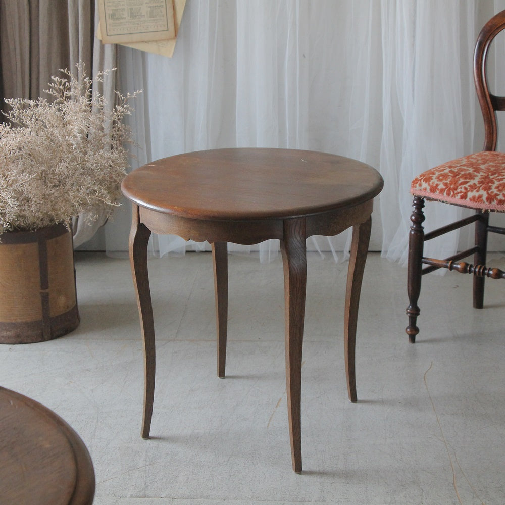 1930年代オーク材ラインが美しいサイドテーブル（高さ61cm） フランス