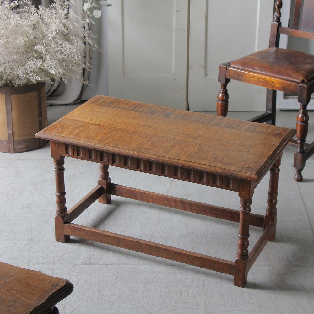 1940年代オーク材小さなコーヒーテーブル（高さ46cm） イギリス