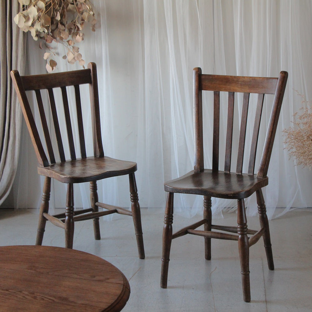 2脚あり！シンプルで美しいダイニングチェア フランス