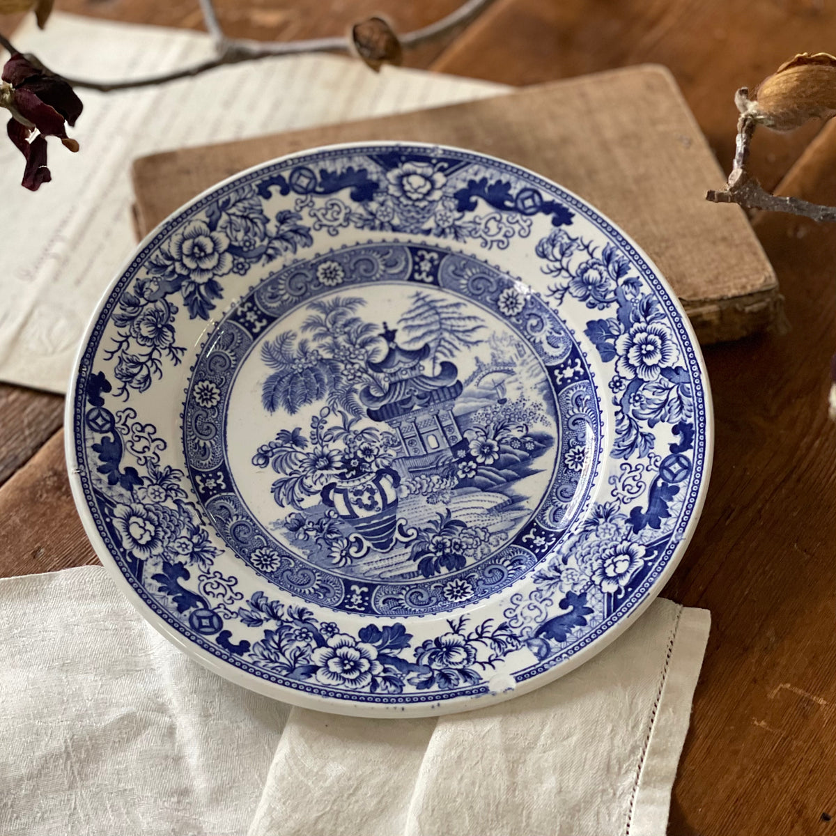 アンティーク 龍泉窯 直径27センチ 陶器平皿 【公式通販】 アンティーク 龍泉窯 直径27センチ 陶器平皿 【公式通販】