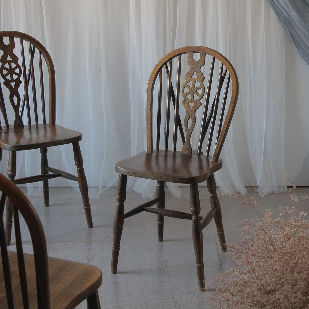 3脚あり！人気のホイールバックチェア イギリスアンティーク