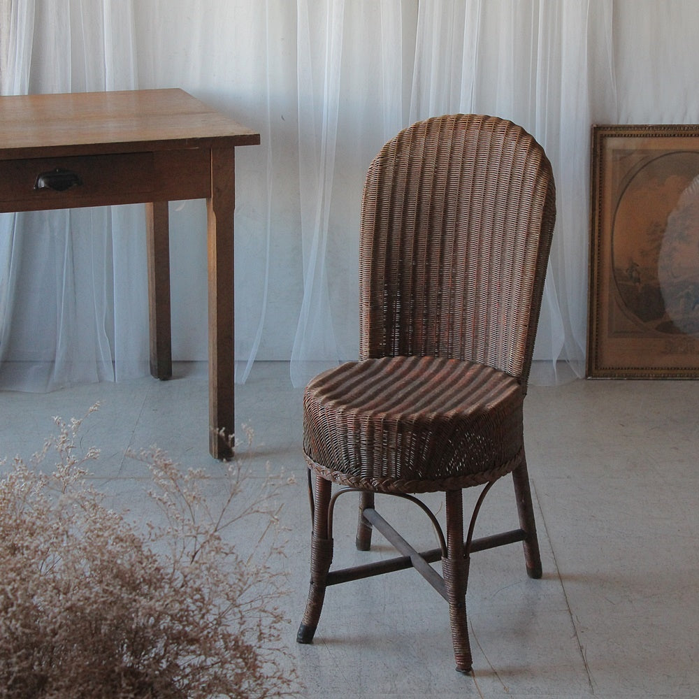 レアデザインのロイドルームチェア（横幅38cm） イギリスアンティーク