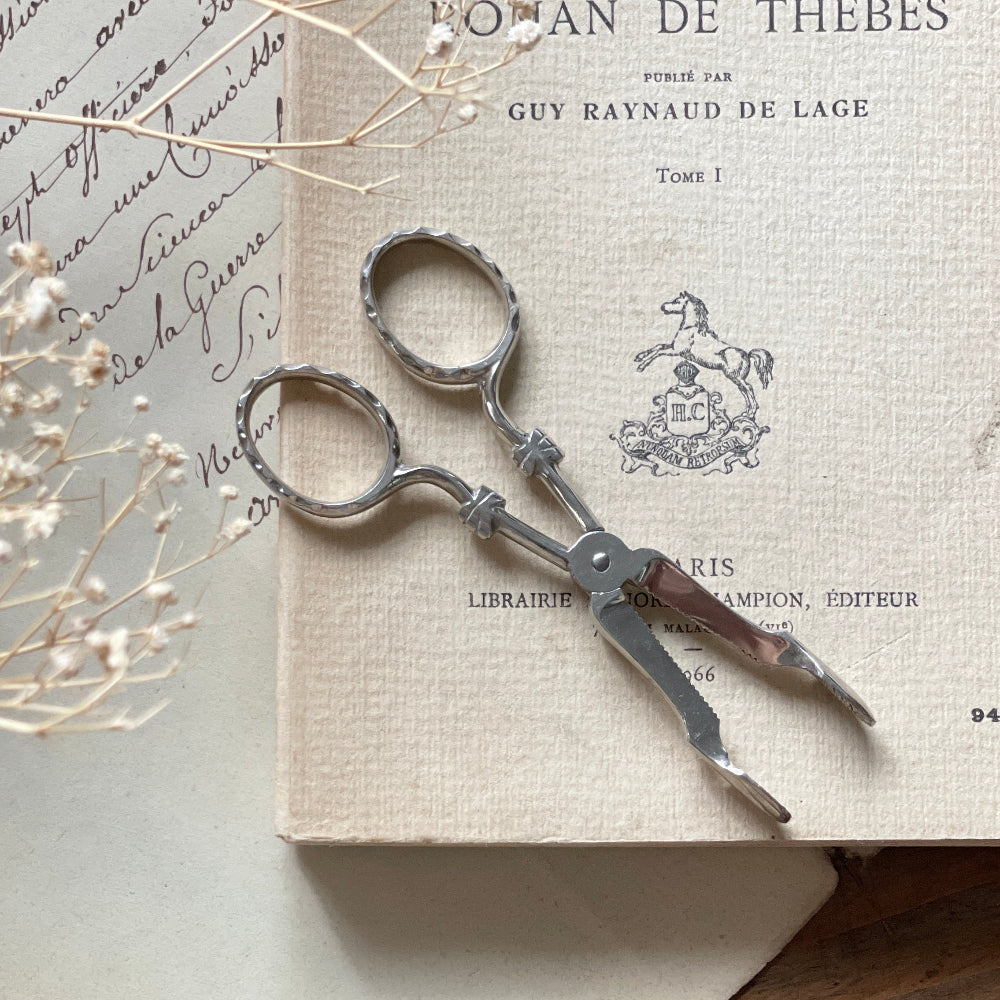 ハサミのようなデザインのトング（カトラリー） イギリスアンティーク