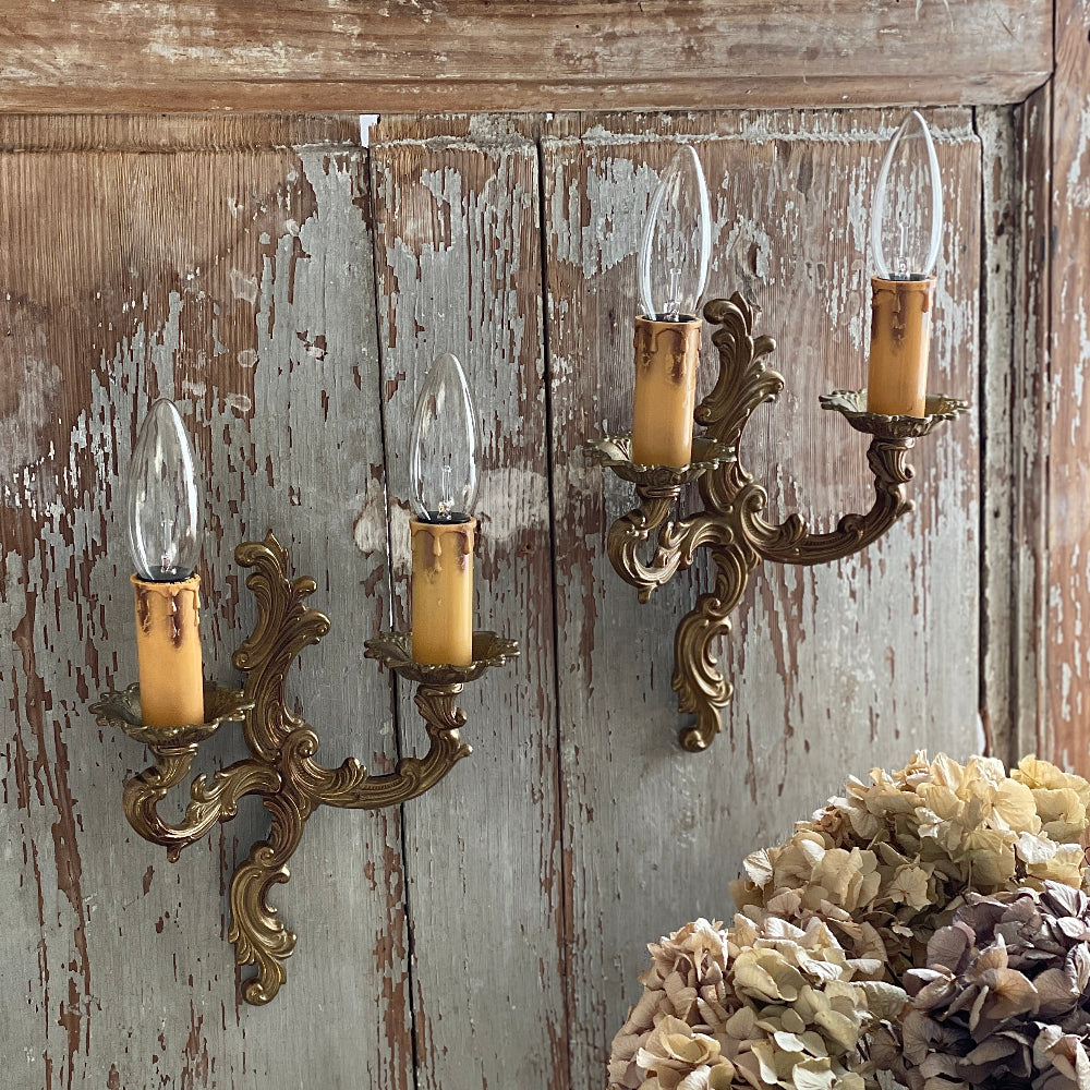 キャンドルのような2灯ペアブラケット（壁付け照明） フランス