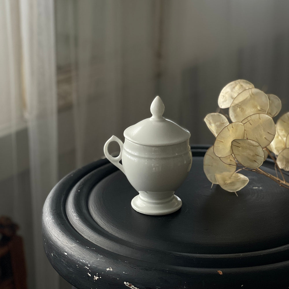 美しい白磁の蓋付きクレミエ（クリームポット）ft211200 フランス