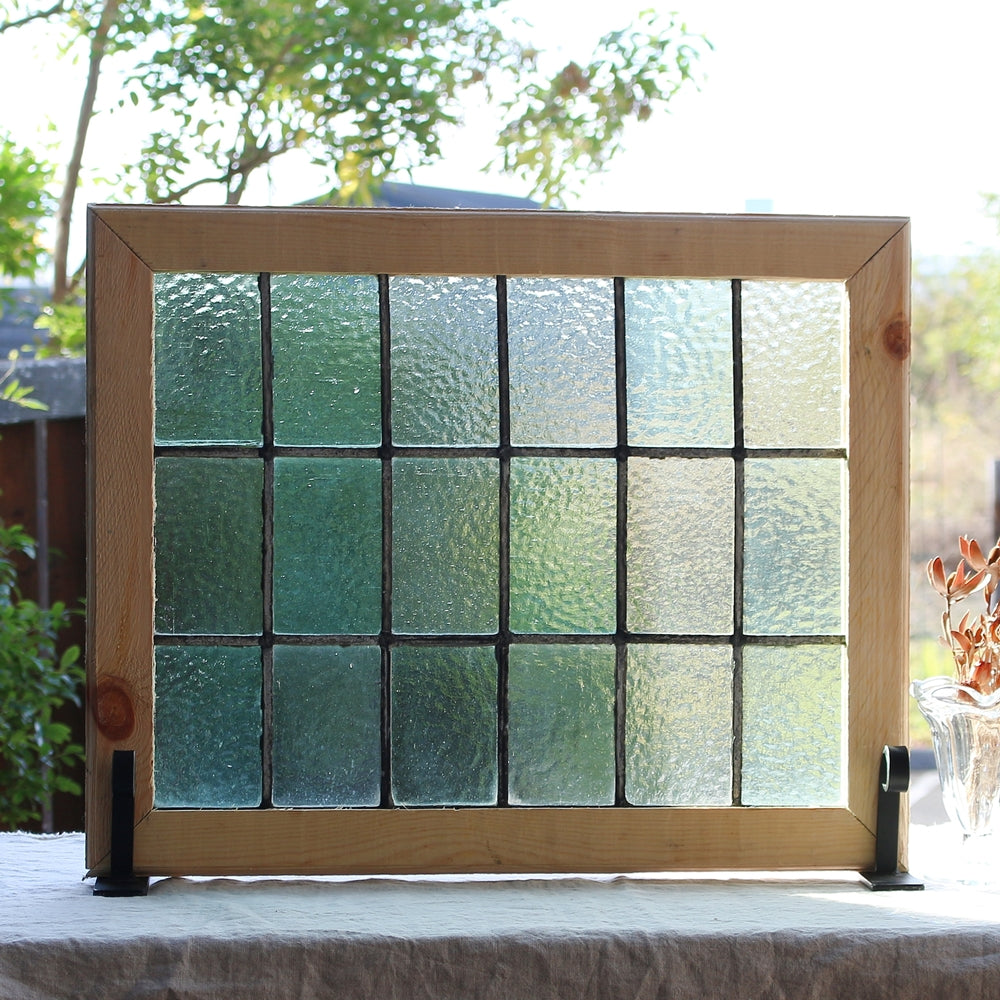 4枚あり！淡い格子模様のステンドグラス イギリスアンティーク 60cm