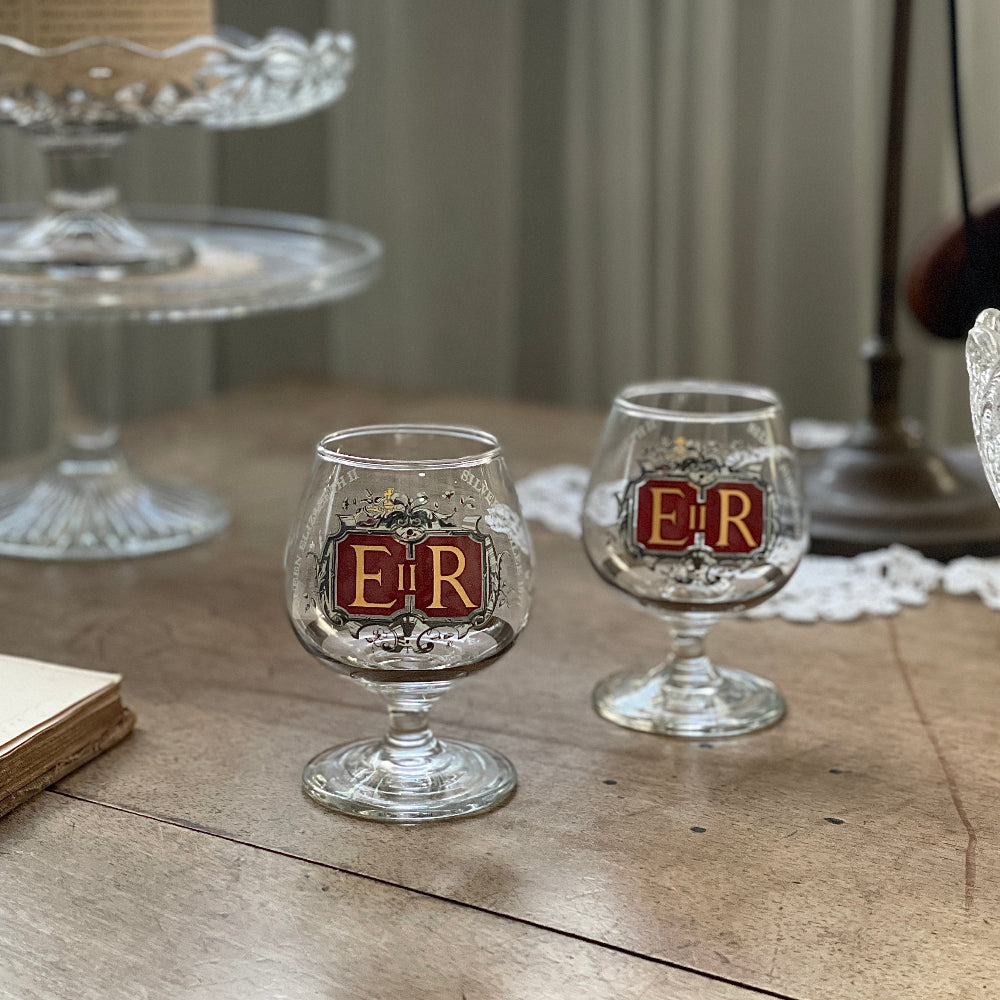 2点あり！エリザベス2世コロネーショングラス（高さ9.5cm） イギリス