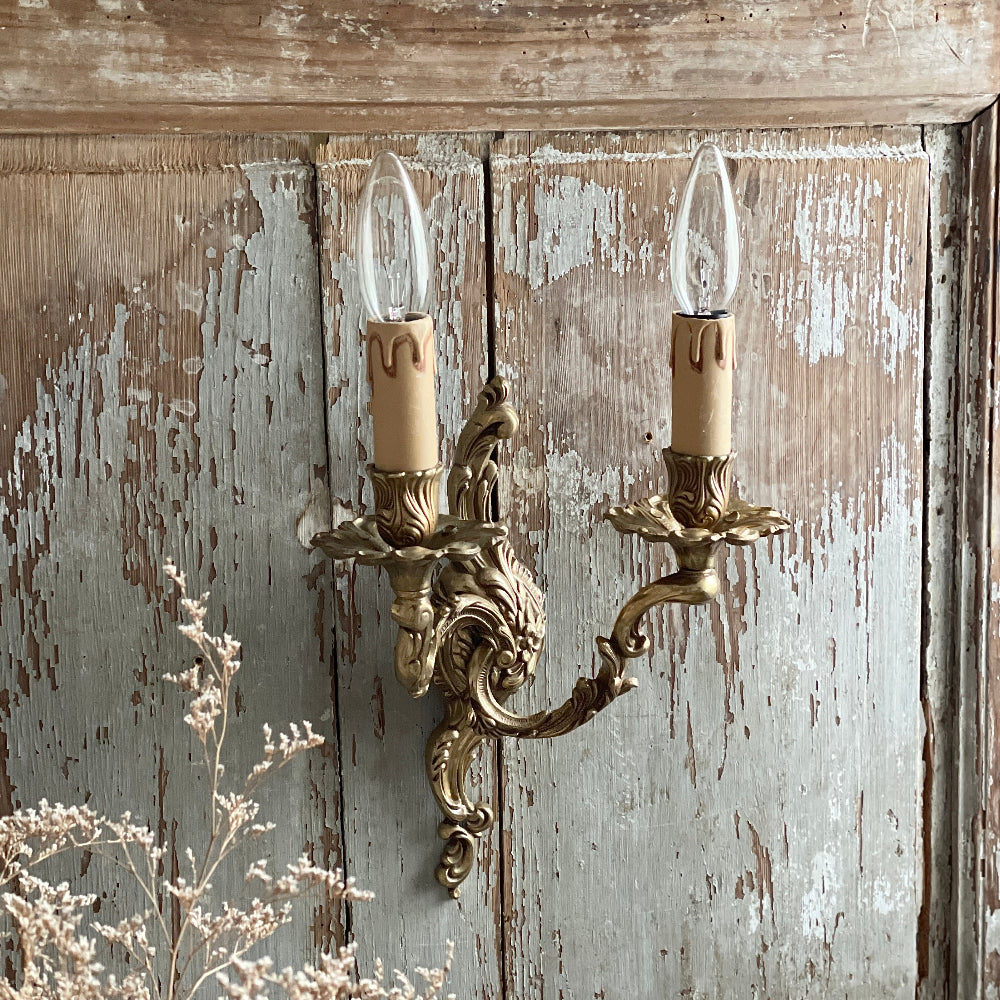 曲線が美しい2灯ブラケット（壁付け照明） フランスアンティーク