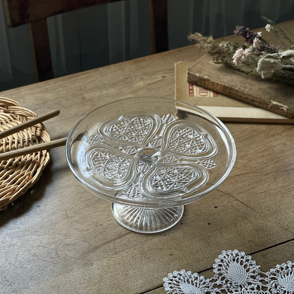 存在感あるガラスコンポート（高さ11.5cm） イギリスアンティーク