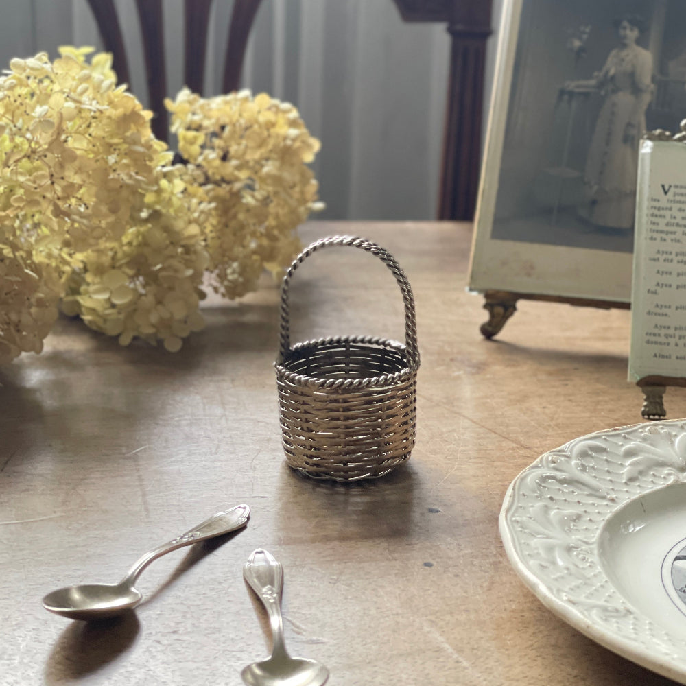 ミニチュアサイズのワイヤーバスケット（丸） フランス
