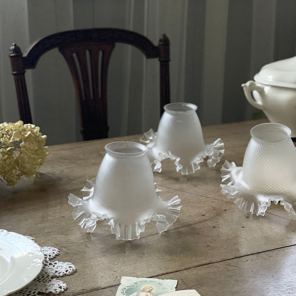 3点あり！フリルのフロスト（すり）ガラスシェード フランス