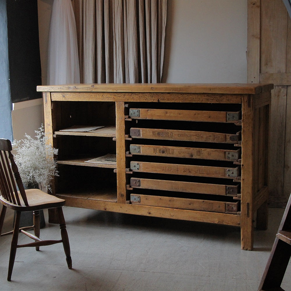 オールドパインカウンター