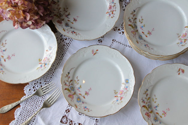 滑らかな質感が魅力の花柄プレート フランスアンティーク食器