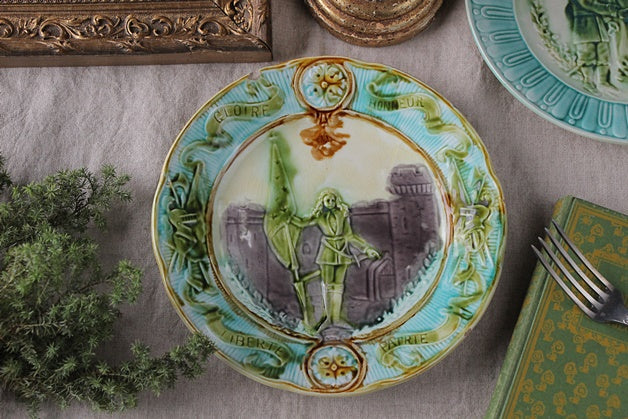 ジャンヌダルクが描かれたバルボティーヌ皿 フランスアンティーク 