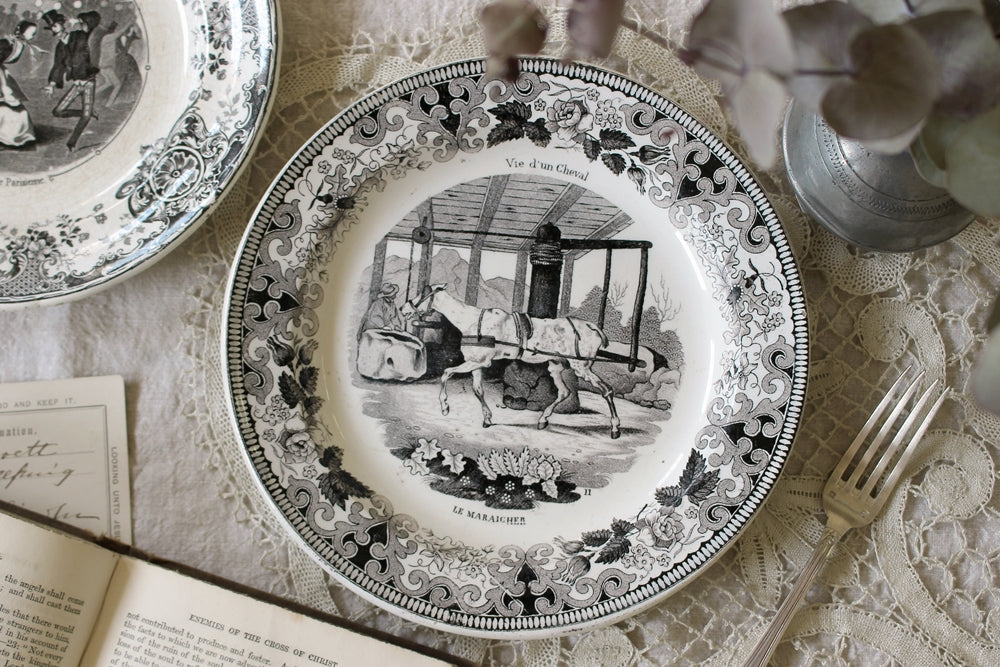 1819年クレイユモントロー窯馬の絵柄のグリザイユ（直径21cm） フランスアンティーク食器 – チェルシーオールド
