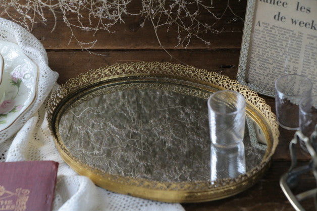アンティークレーストレイ ゴールドのレース柄が美しいミラートレイ アメリカアンティーク