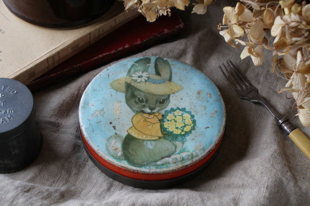 うさぎの絵が可愛い古いトフィー缶（Tin缶） イギリスアンティーク雑貨