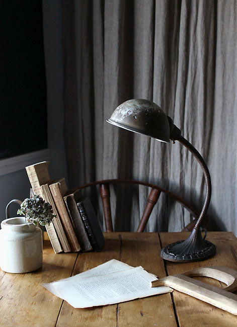 イギリスアンティーク照明（ライト） アルミのデスクランプ