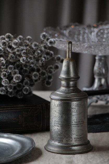 素敵な空間づくりに活躍してくれるオイルランプ フランスアンティーク