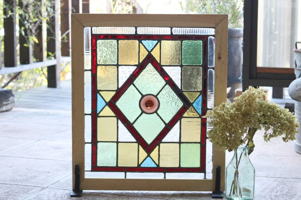 カラフルな幾何学模様のステンドグラス イギリスアンティーク(住宅窓 