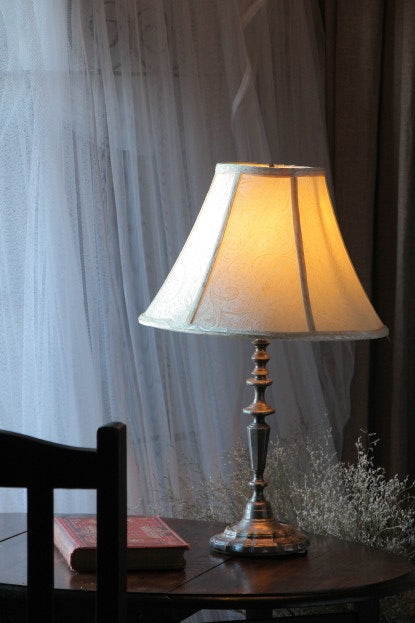 布シェード付きシルバープレート製ランプスタンド フランス