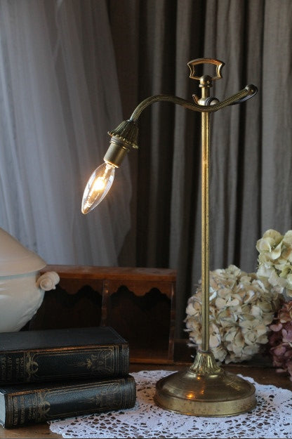 フランスの真鍮アンティークランプ