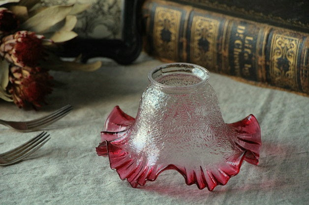 クランベリーガラスが美しいガラスシェード フランスアンティーク照明