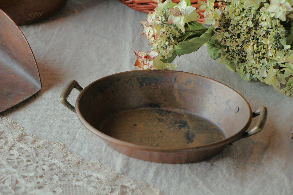 人気のオーバル型コッパーパン（銅製鍋） フランスアンティーク