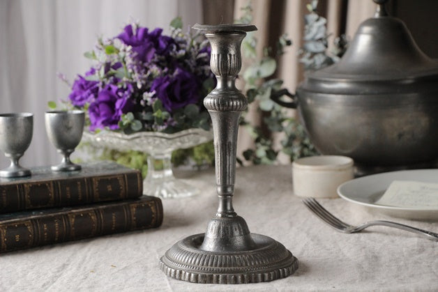 味わい深い素材感が魅力のエタンキャンドルスタンド フランス