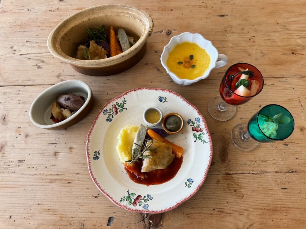 『アンティーク食器を楽しむ会〜素朴な土物の器で楽しむクリスマス〜』　<br>　nichicaさんとコラボ企画　10月23日26日 終了しました