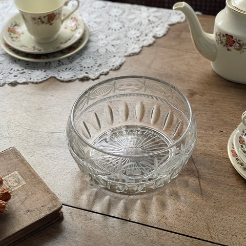 アンティークのガラス食器雑貨1000点超え – チェルシーオールド