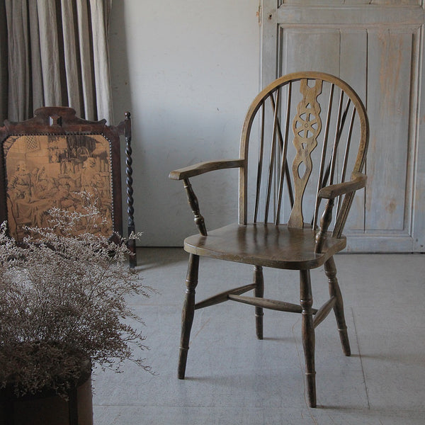 ウィンザーチェア アームチェア ホイールバック イギリスアンティーク 剥離仕上 ウィンザーチェア アームチェア ホイールバック イギリスアンティーク