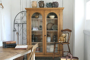 オリジナルガラスのオールドパインカップボード（食器棚）　1880年代　イギリスアンティーク家具