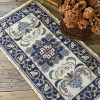 1930年代手刺繍の小さめサイズラグ（120×62ccm)　フランスアンティーク