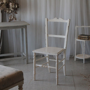 白のペイントチェア（椅子）高さ85cm イギリスアンティーク