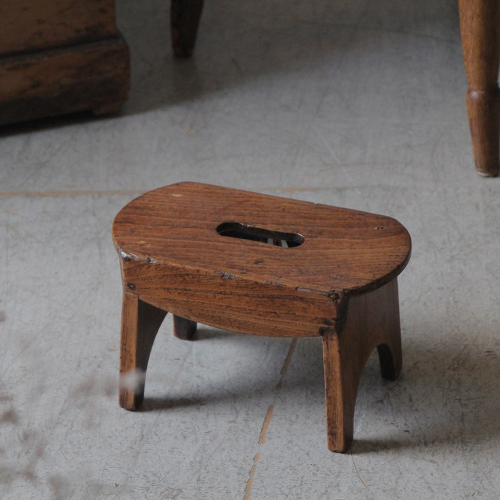 木肌も美しいオーク材小さなスツール（高さ15cm）　イギリスアンティーク