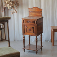 マーブルトップのシュベ（ベッドサイド）高さ108cm　フランスアンティーク