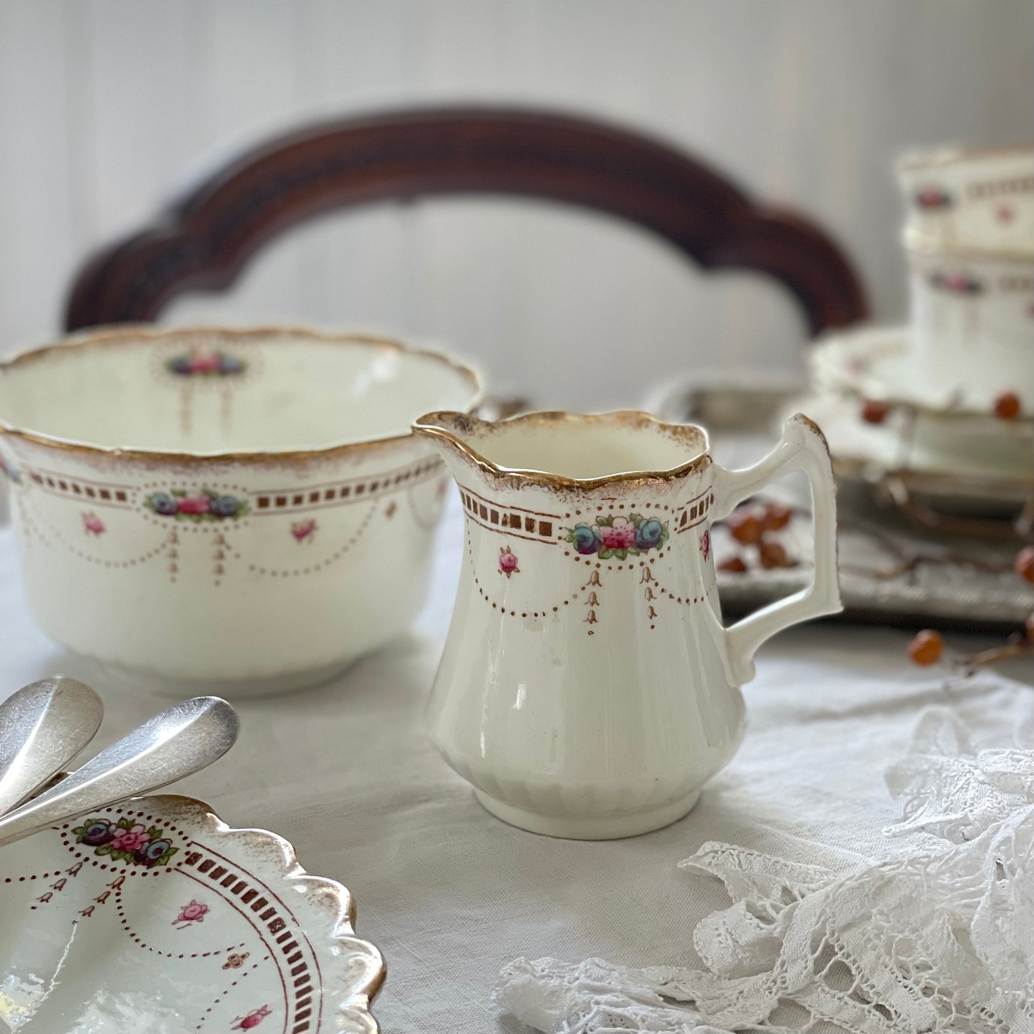 ウェリントン工房ミルク&シュガーセット イギリスアンティーク食器 ウェリントン工房ミルク&シュガーセット イギリスアンティーク食器