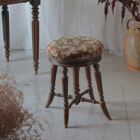 ナポレオン3世時代のピアノスツール（高さ47cm）　フランスアンティーク