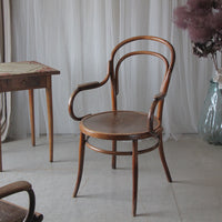 アーム付きベントウッドチェア（高さ96cm）　イギリスアンティーク