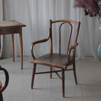 アーム付きベントウッドチェア（高さ82cm）　イギリスアンティーク