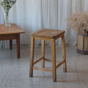 カジュアルで使いやすいスクールスツール イギリスのアンティーク