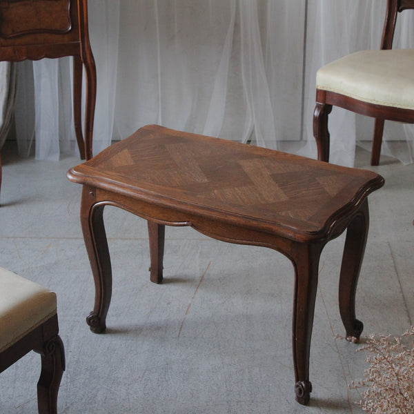曲線が美しいパーケットリーローテーブル（高さ47.5cm） フランス