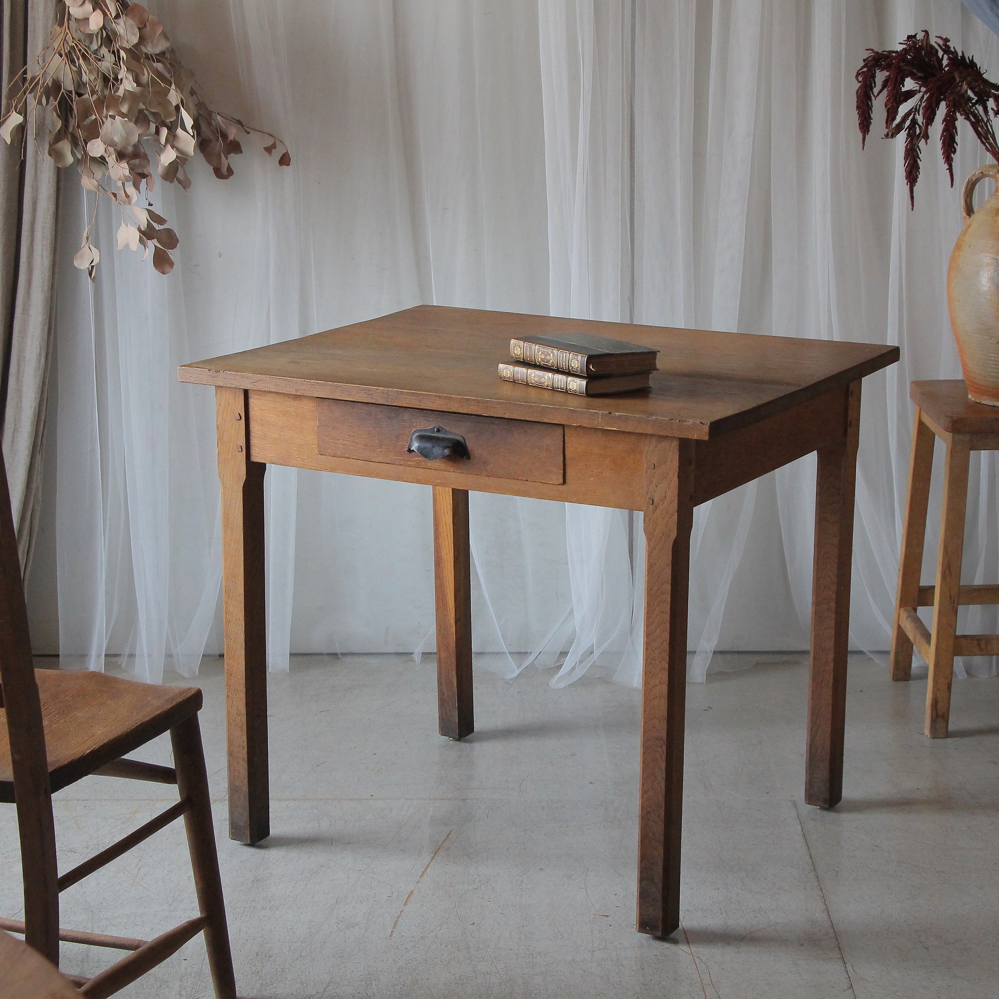 1900年代シンプルな美を感じるオーク材デスク フランスアンティーク