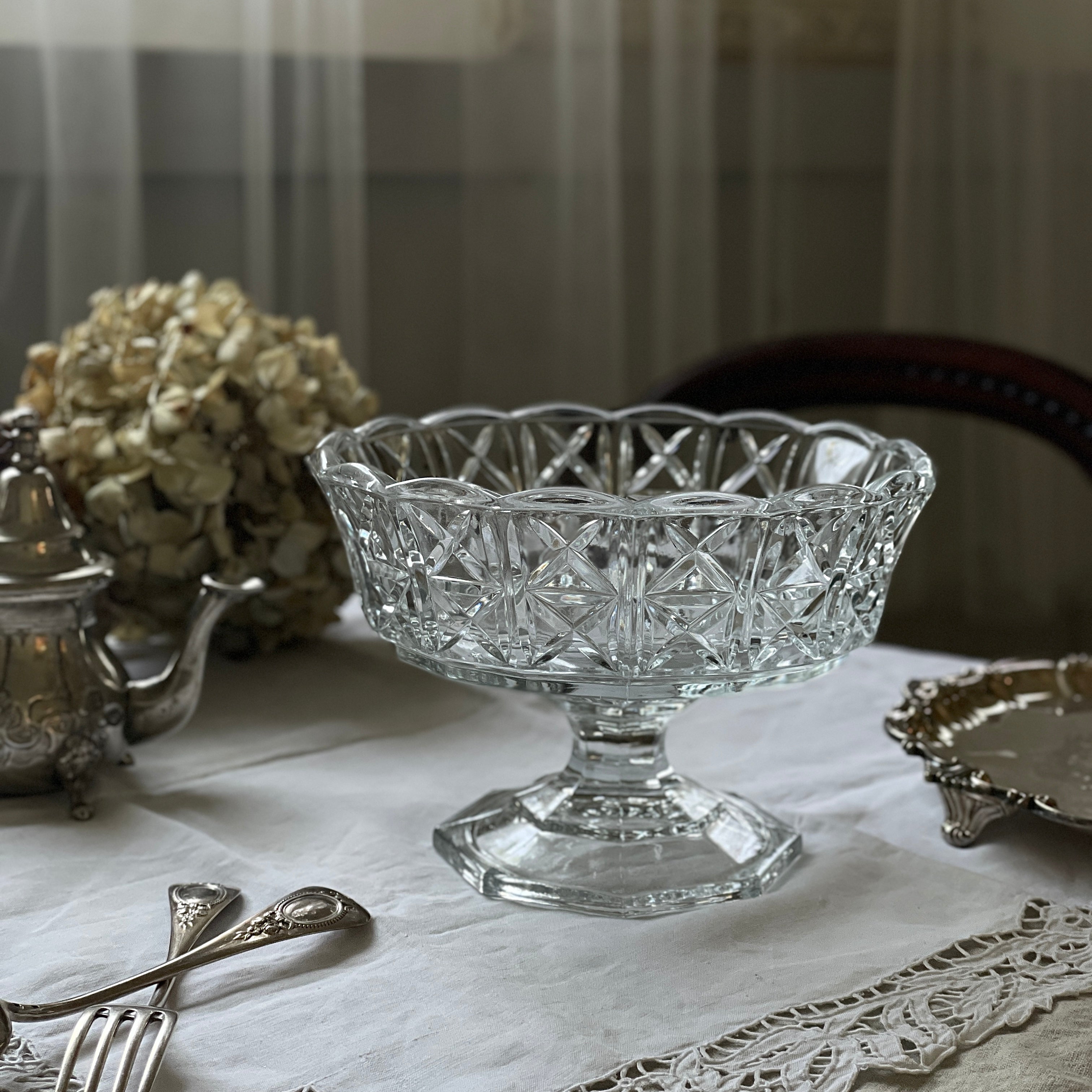 イギリスビンテージ　足付きガラスボウル イギリスビンテージ 足付きガラスボウル ガラスボウル 脚付き