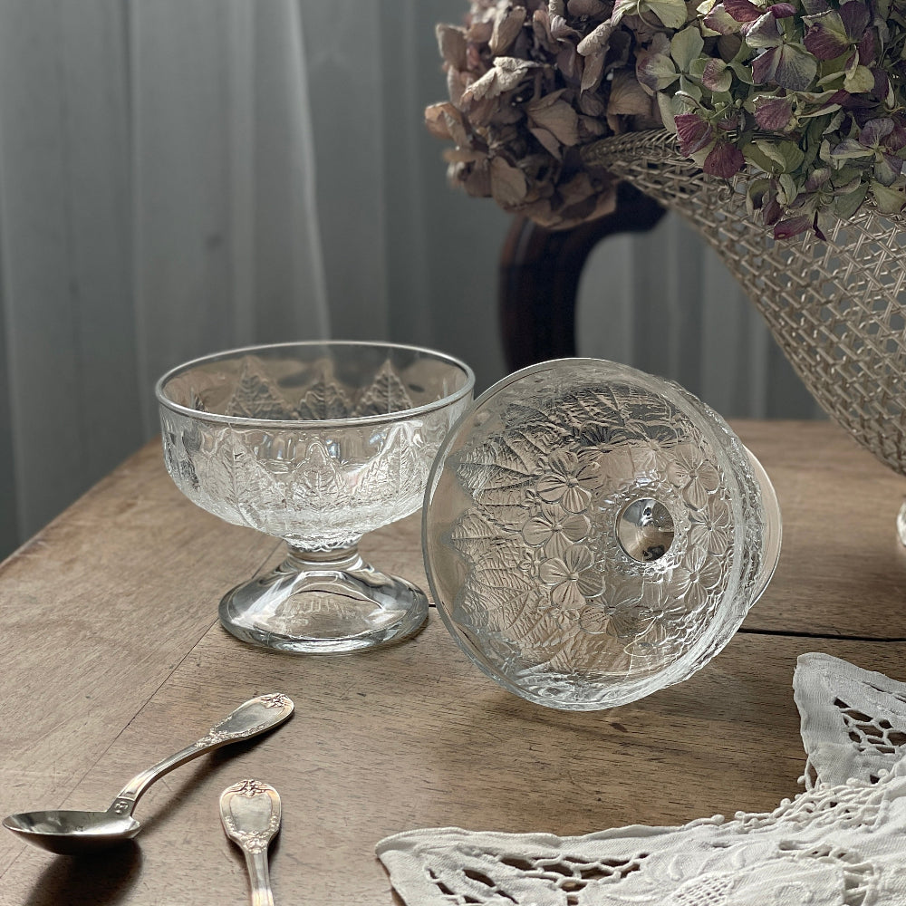 花模様のペアアイスクリームグラス（高さ8.5cm）　 イギリスアンティーク