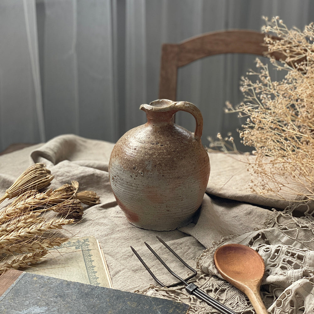 土の素朴さ感じるジャグ（高さ17cm）　フランスアンティーク